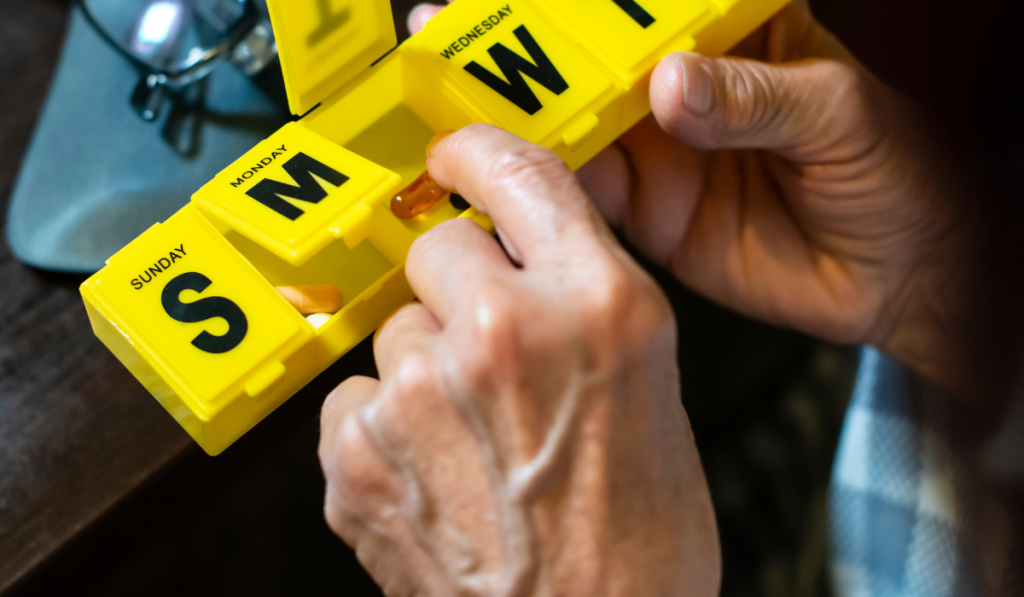 5 Best Automatic Pill Dispensers for Seniors - Never Miss a Dose Again ...