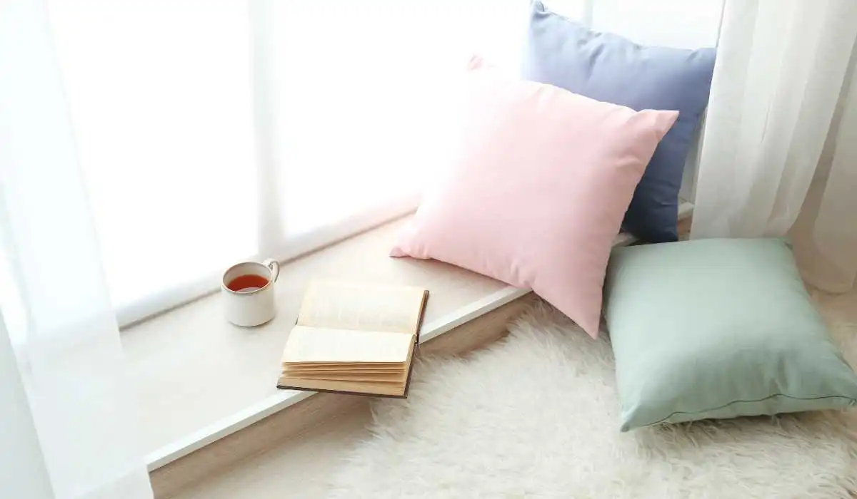 5 Best Reading Pillows for Seniors to Improve Comfort and Support