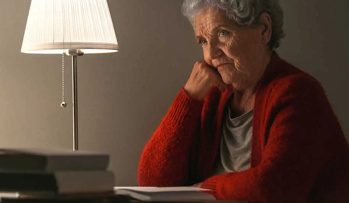6 Best Touch Lamps for Elderly – Illuminate Your Space With Ease and Style